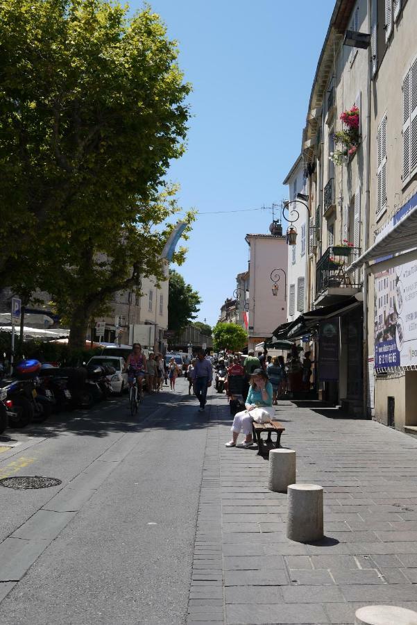 אנטיב Vieille Ville 1 - Luca'S Apartment, 1 Bedroom, Max 2 Adults And 2 Kids מראה חיצוני תמונה